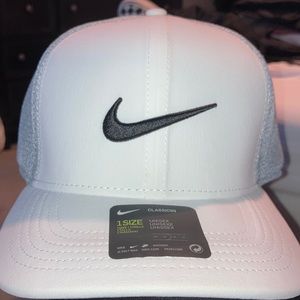 Nike golf hat NEVER WORN